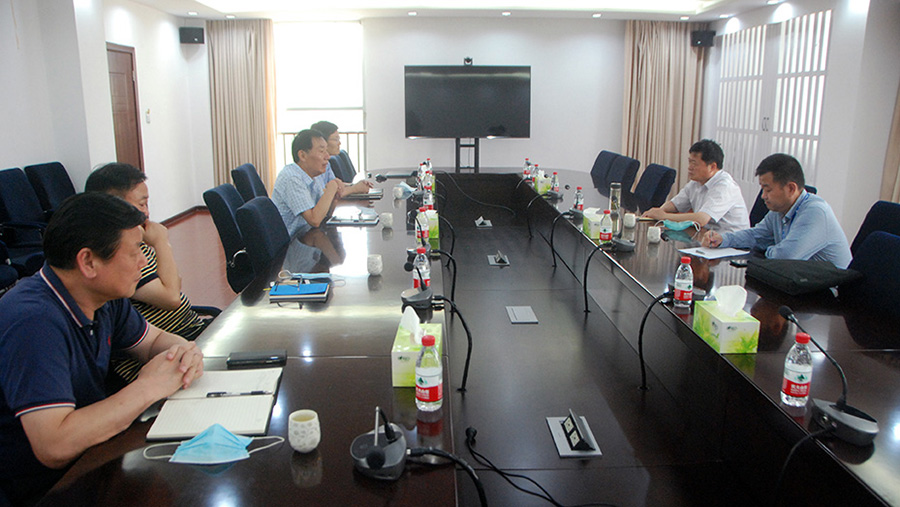 市開發(fā)區(qū)黨工委副書記、管委會主任孫愛華到公司走訪調研